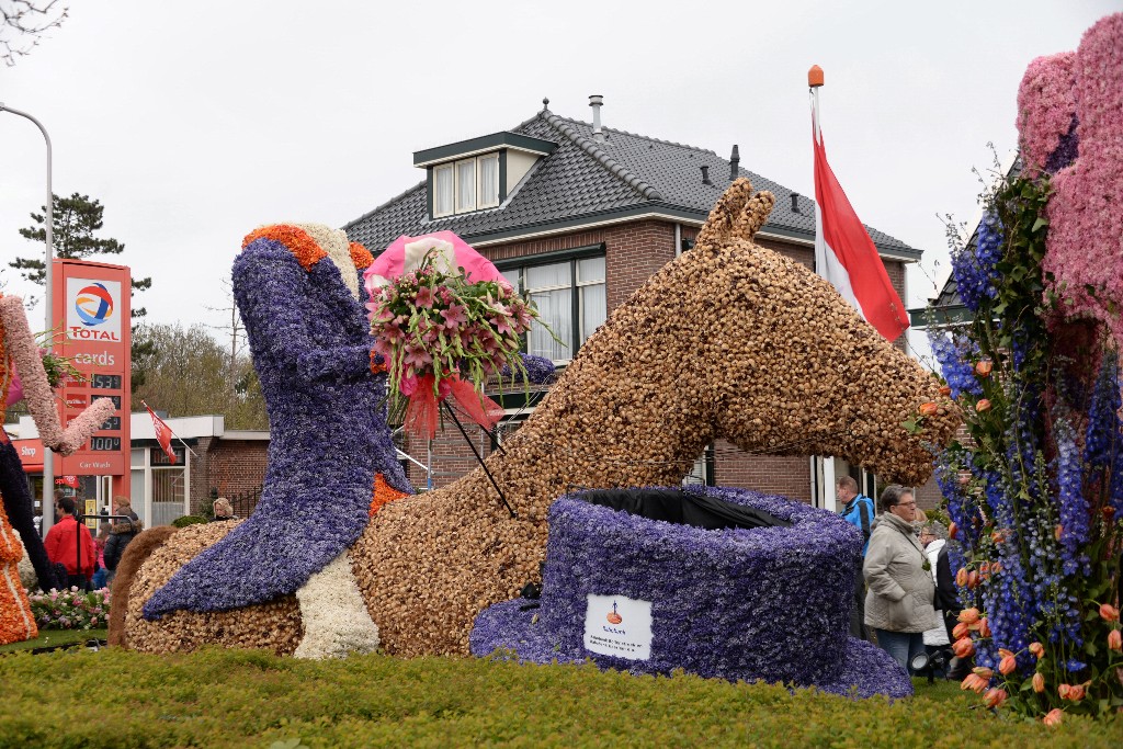 ../Images/Bloemencorso Noordwijkerhout 079.jpg